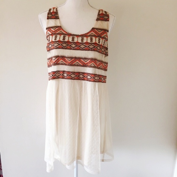 Nectar Dresses & Skirts - Boho embroidered flowy festival wear dress